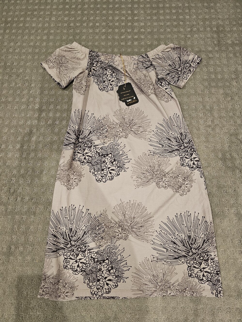 Kahulalea Hawaii Dress, Size M, NWT